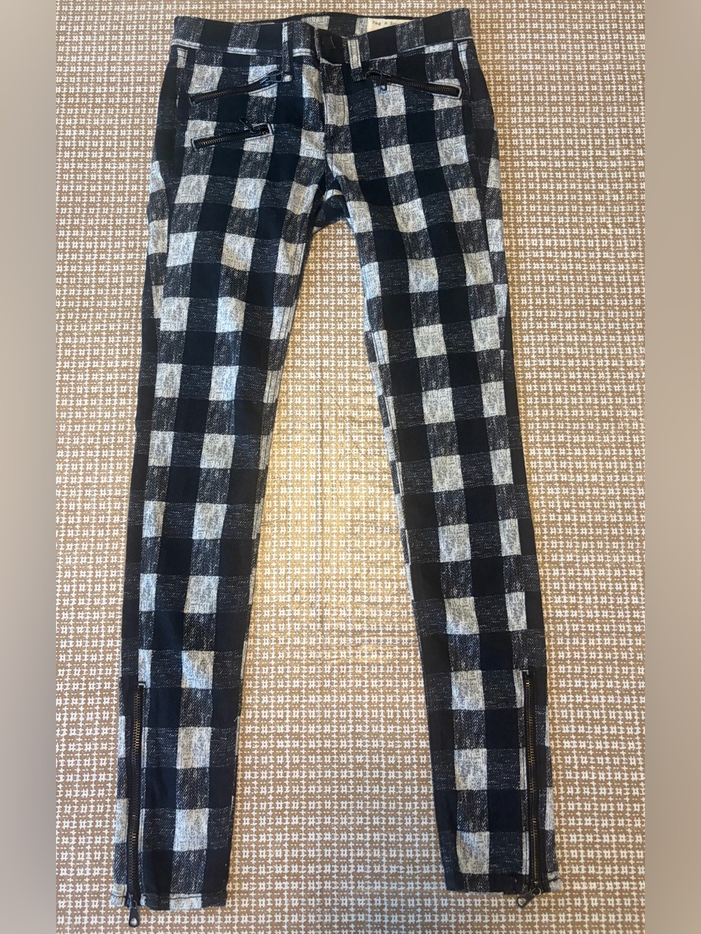 Rag & Bone Buffalo Plaid Skinny Jeans Zipper Accents Size 25 Black & White